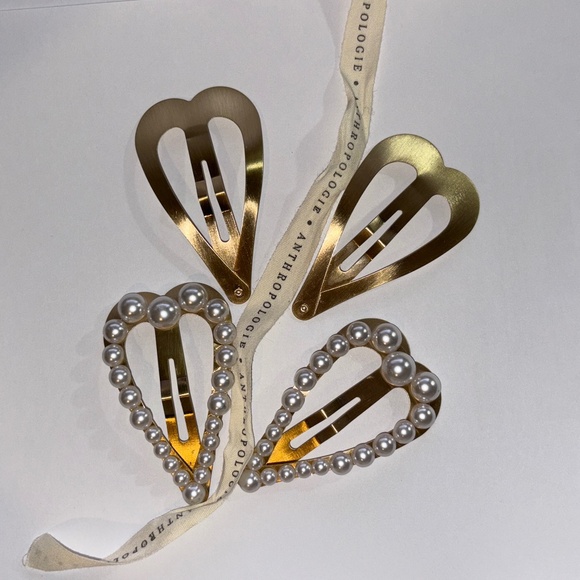 Anthropologie Accessories - Anthropologie Pearl Heart Hair Barrette Set of 4